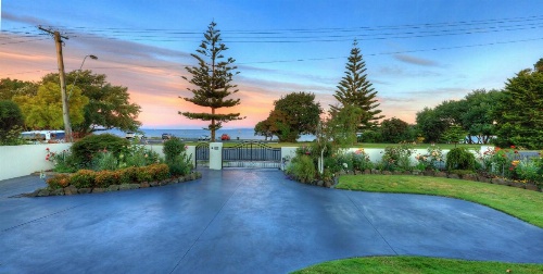 Birchwood, Devonport self-contained self catering accommodation image 1