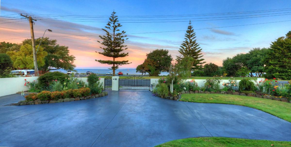 Birchwood, Devonport self-contained self catering accommodation