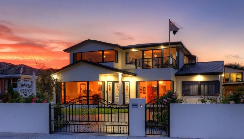 Birchwood, Devonport self-contained self catering accommodation image 10